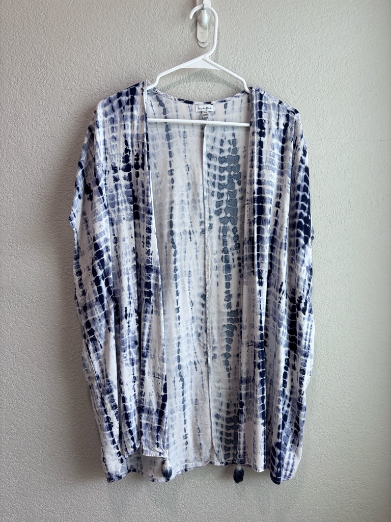Love Fire Open Front Long Cardigan Kimono White Blue Women’s Medium